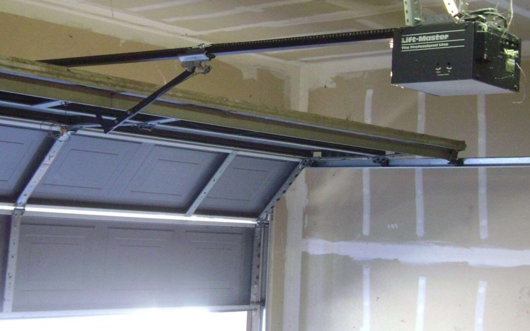 How to maintain your steel garage door